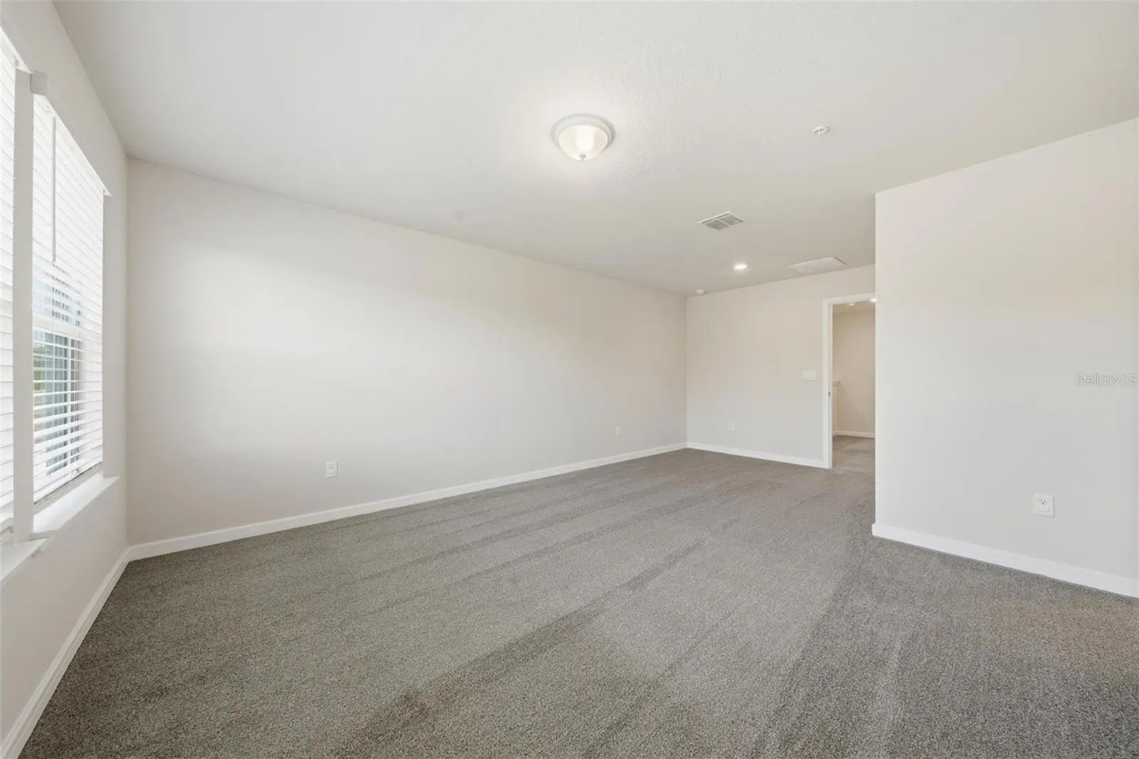 5586 PINELAND RUN