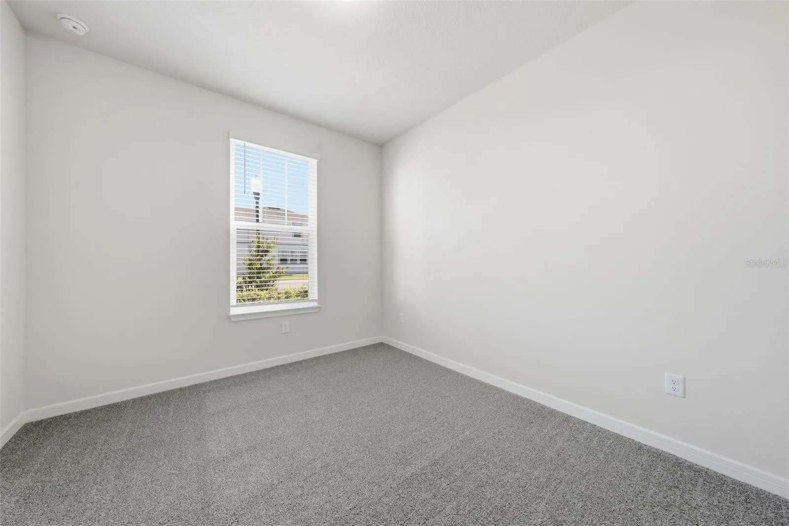 5586 PINELAND RUN