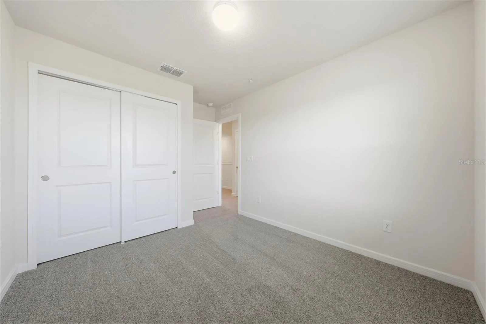 5586 PINELAND RUN