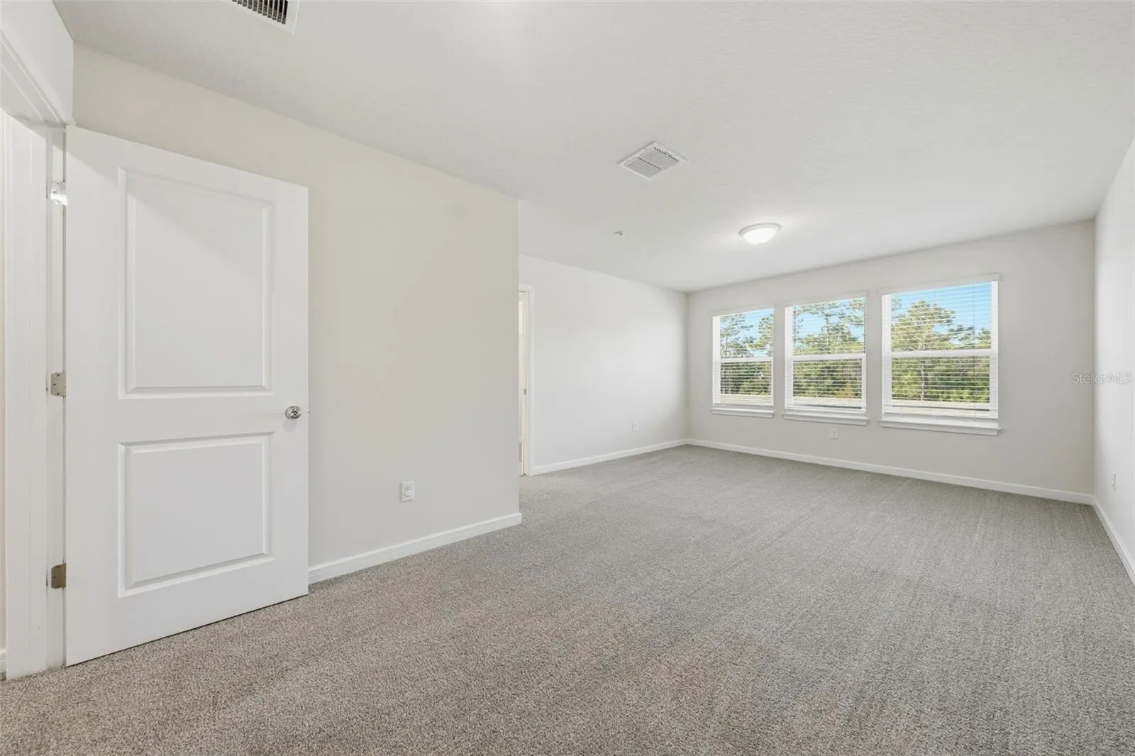 5586 PINELAND RUN