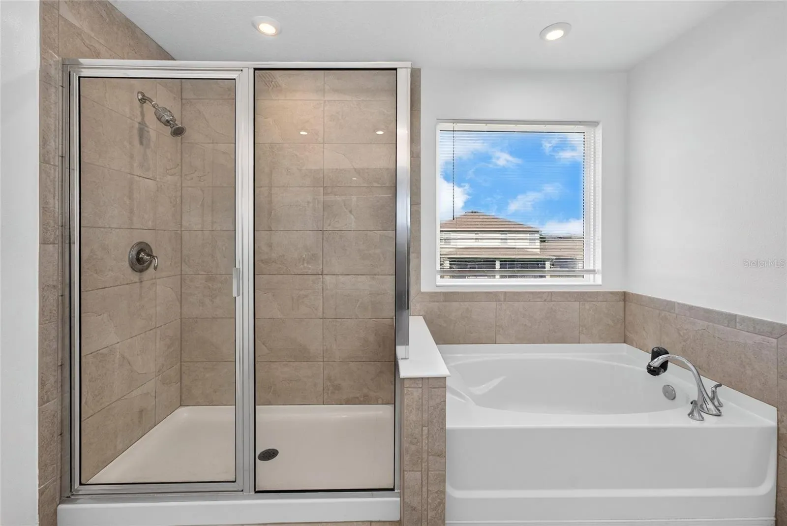 2960 ANGELONIA THORN WAY