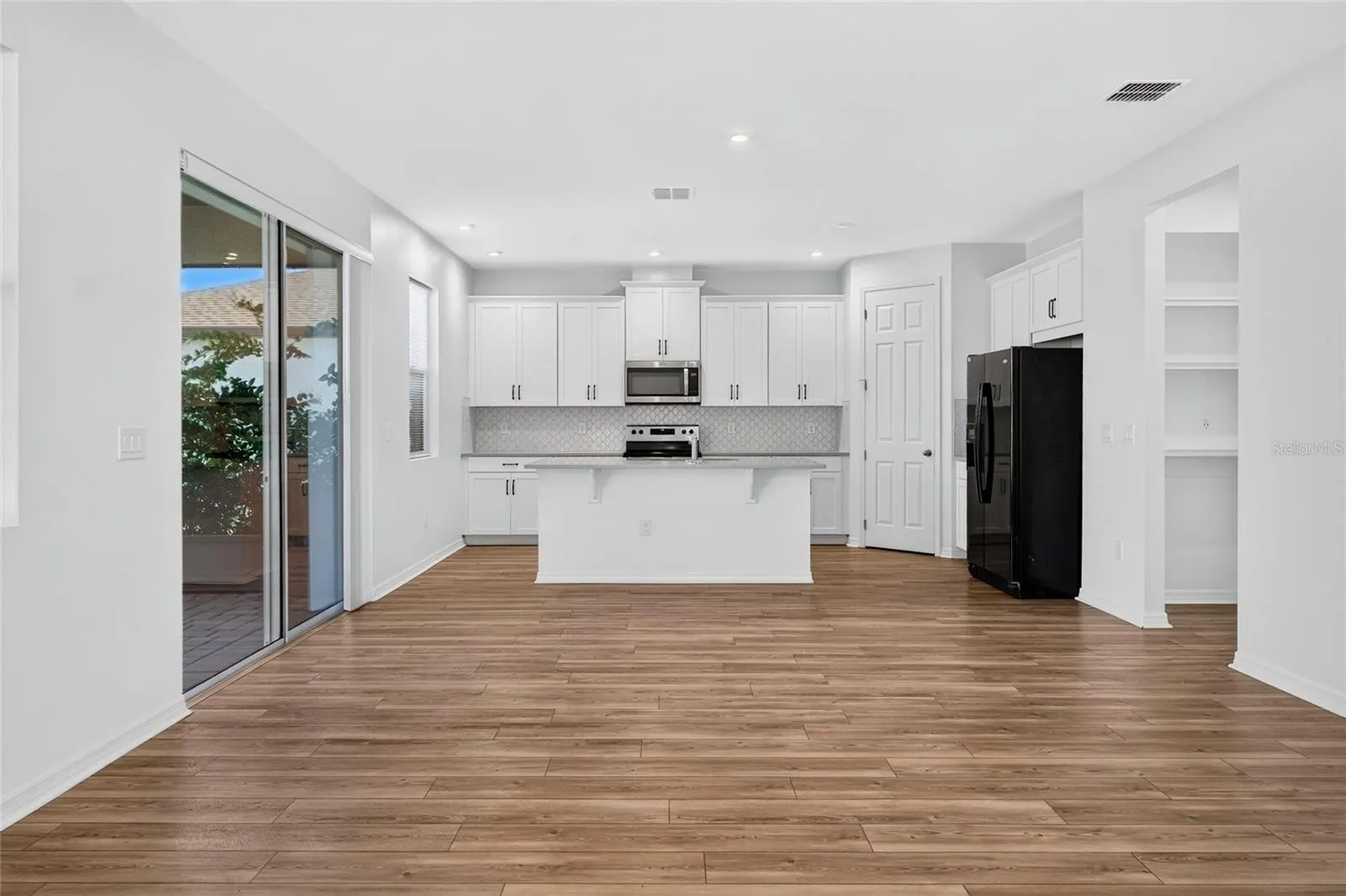 2960 ANGELONIA THORN WAY