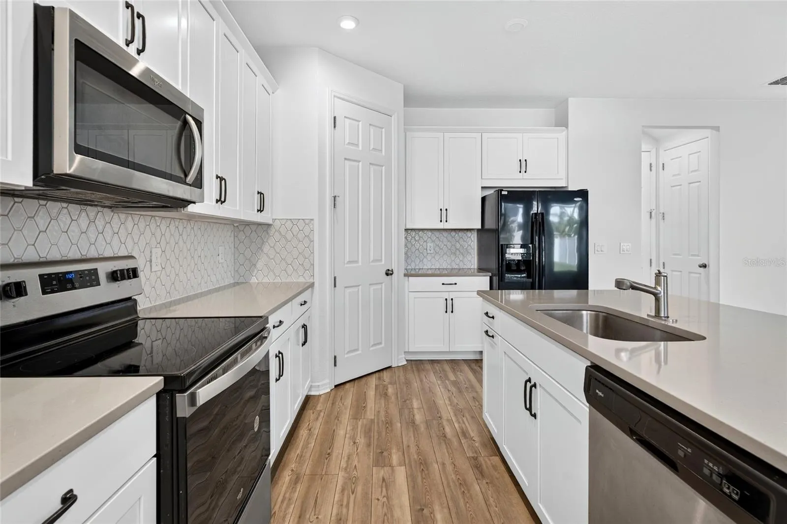 2960 ANGELONIA THORN WAY