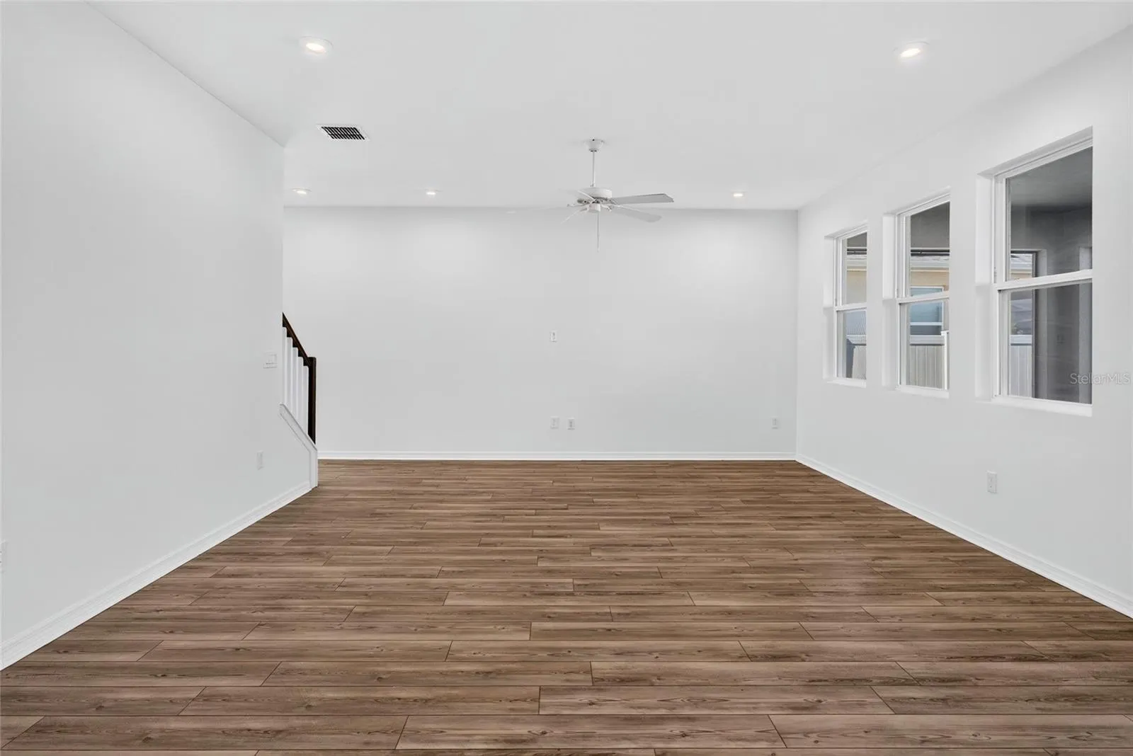 2960 ANGELONIA THORN WAY