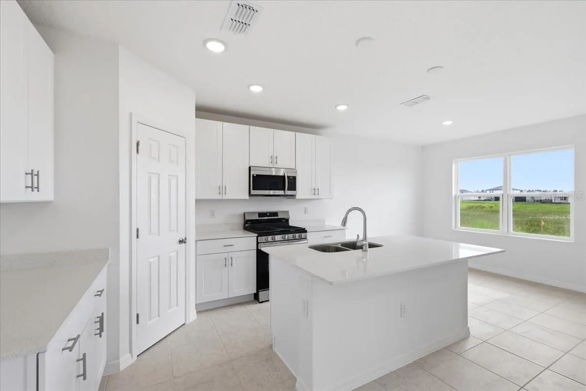 143 BOTTLE BRUSH DR