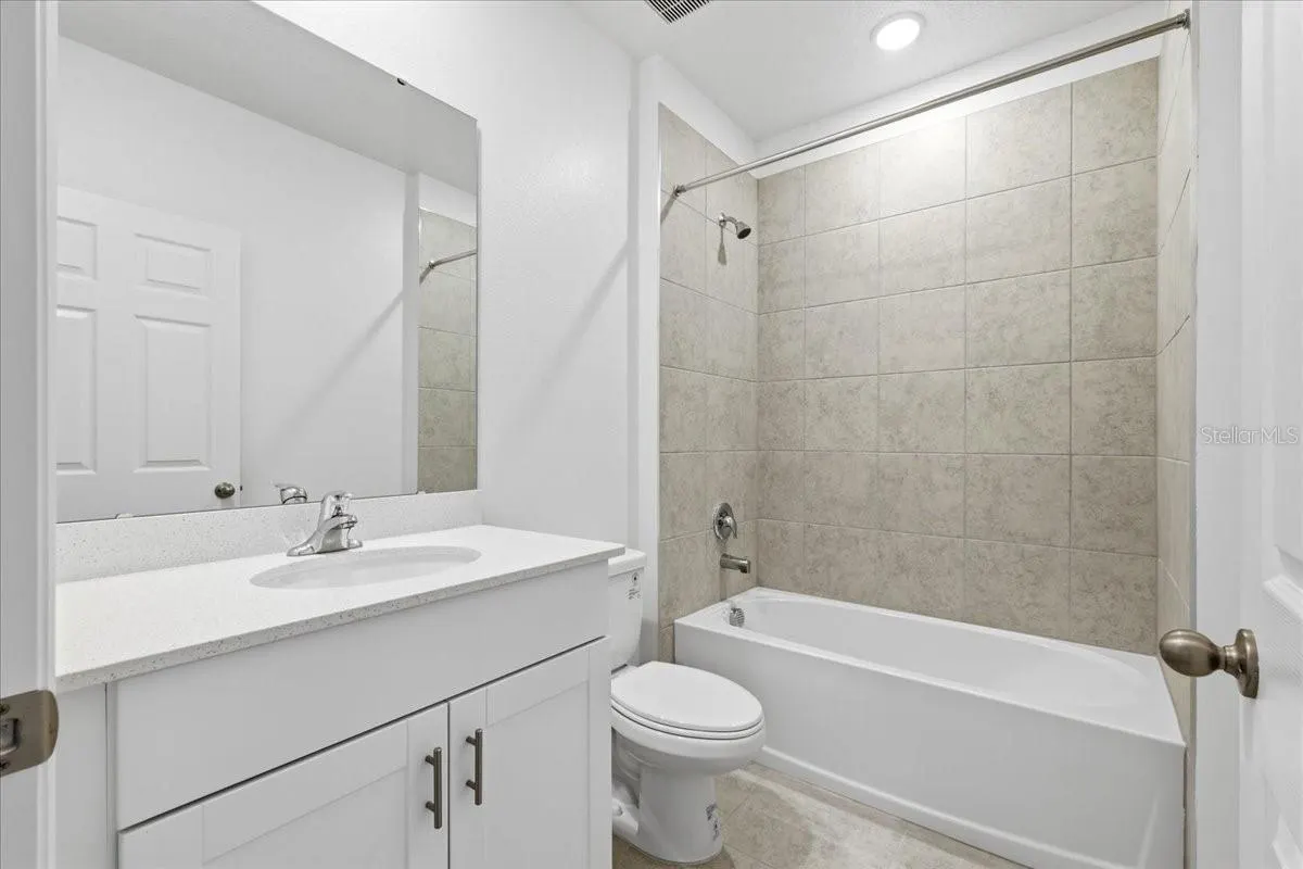 143 BOTTLE BRUSH DR
