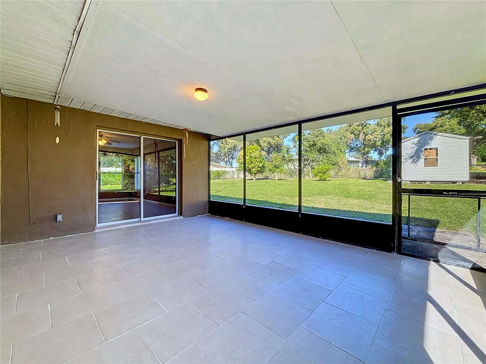 3427 LAKEVIEW DR