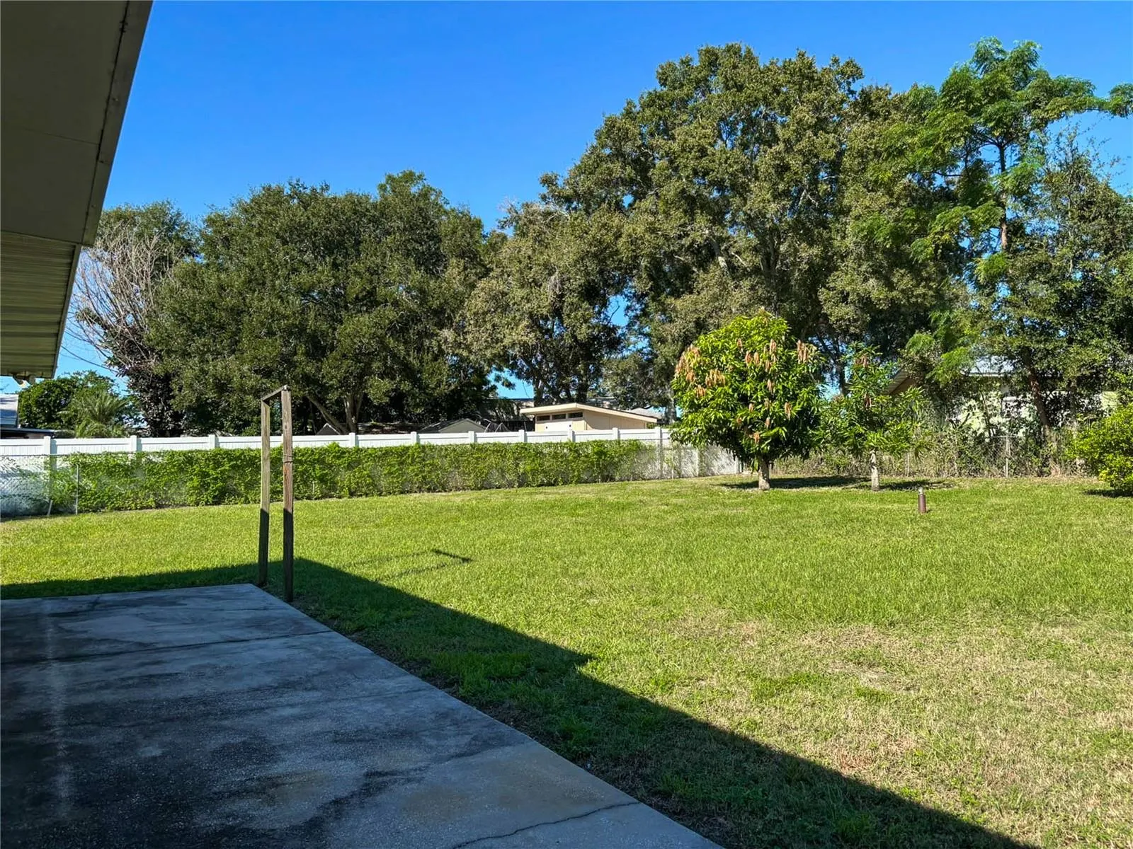 3427 LAKEVIEW DR