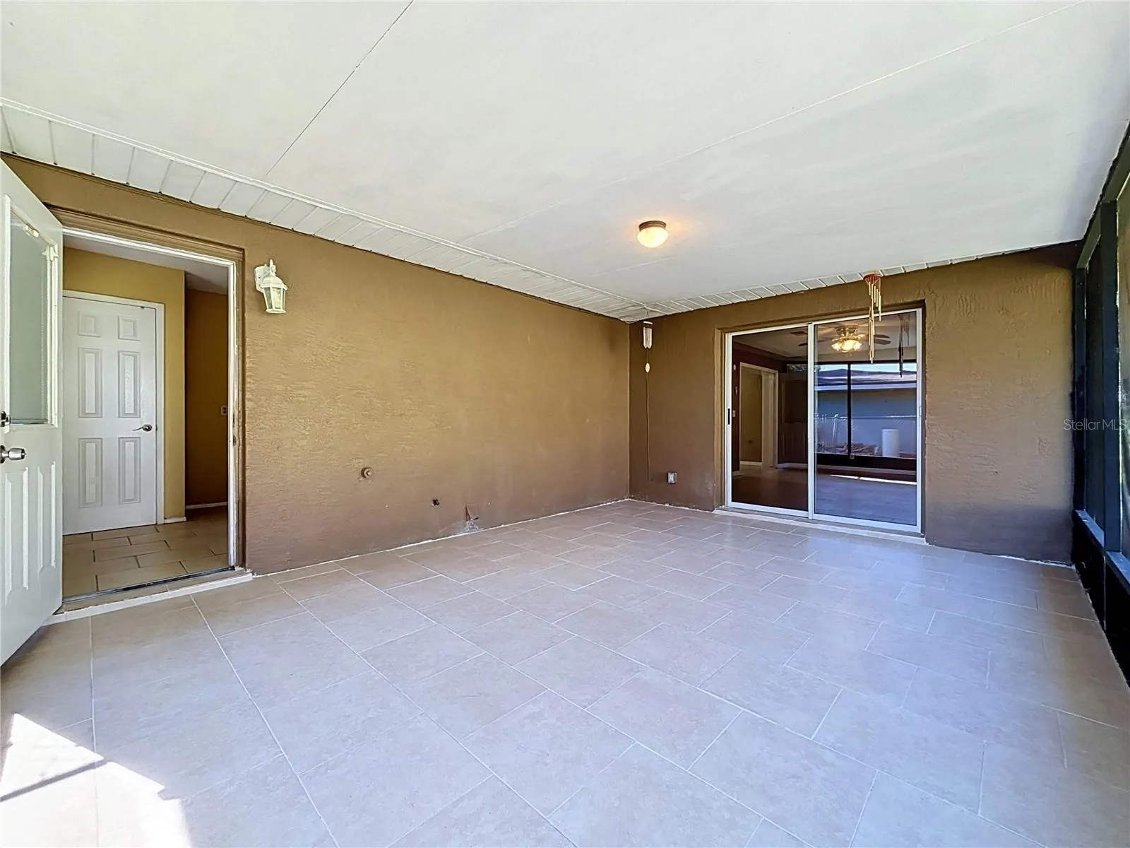 3427 LAKEVIEW DR