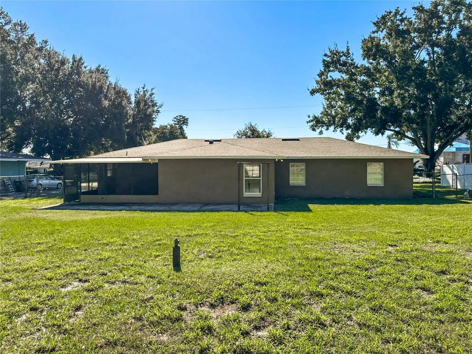 3427 LAKEVIEW DR