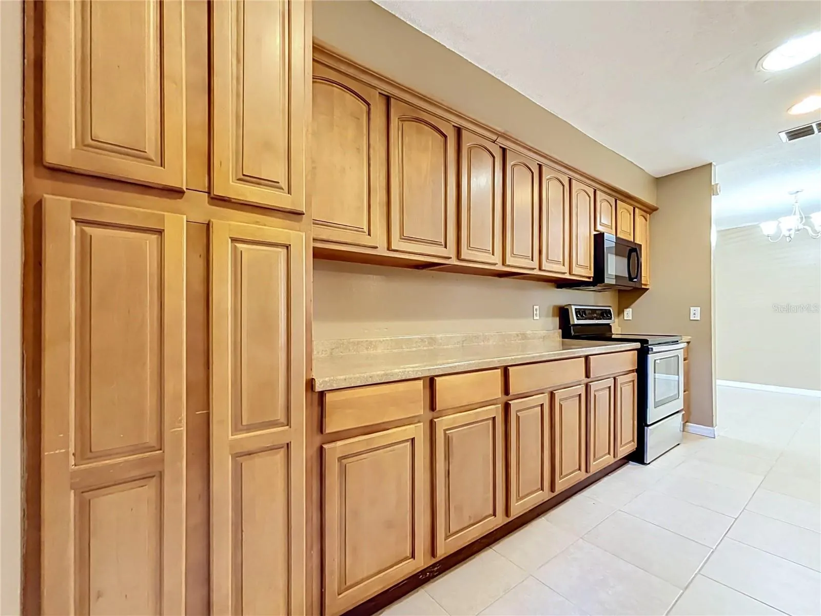 3427 LAKEVIEW DR