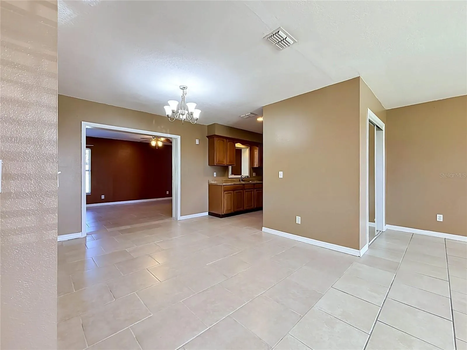 3427 LAKEVIEW DR
