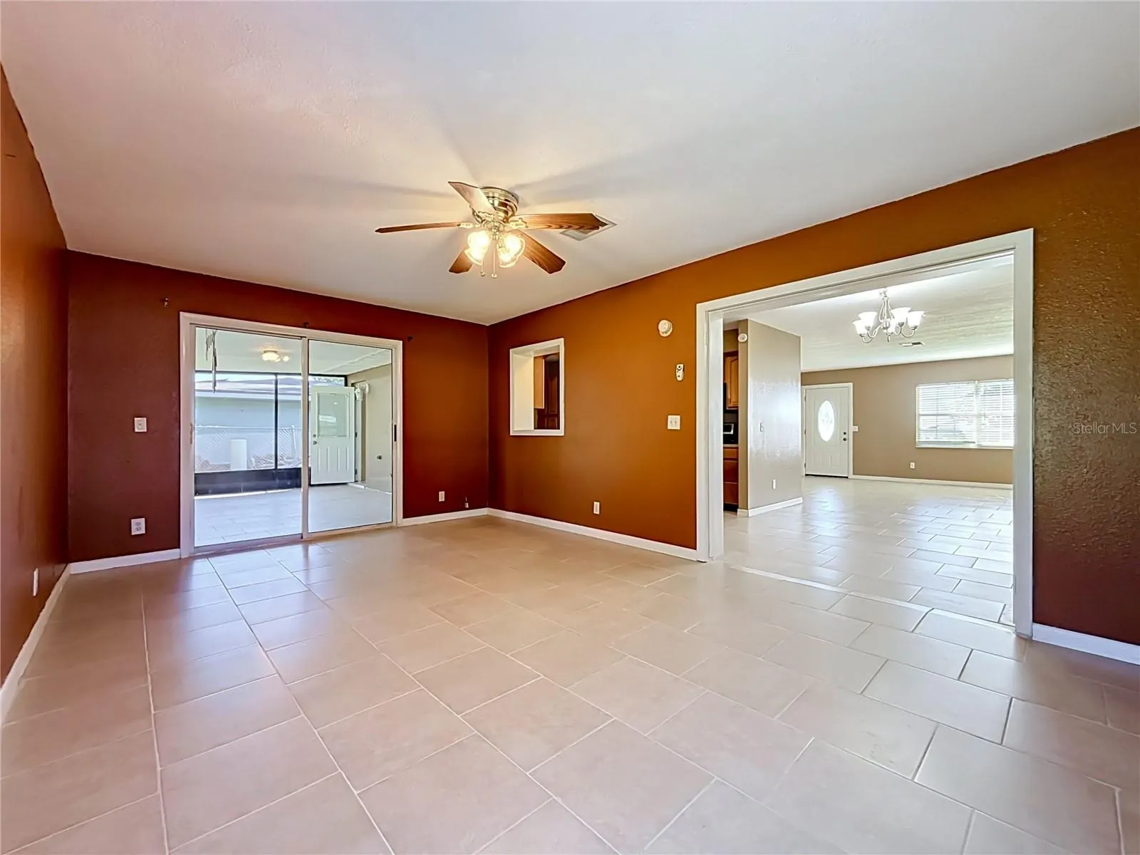 3427 LAKEVIEW DR