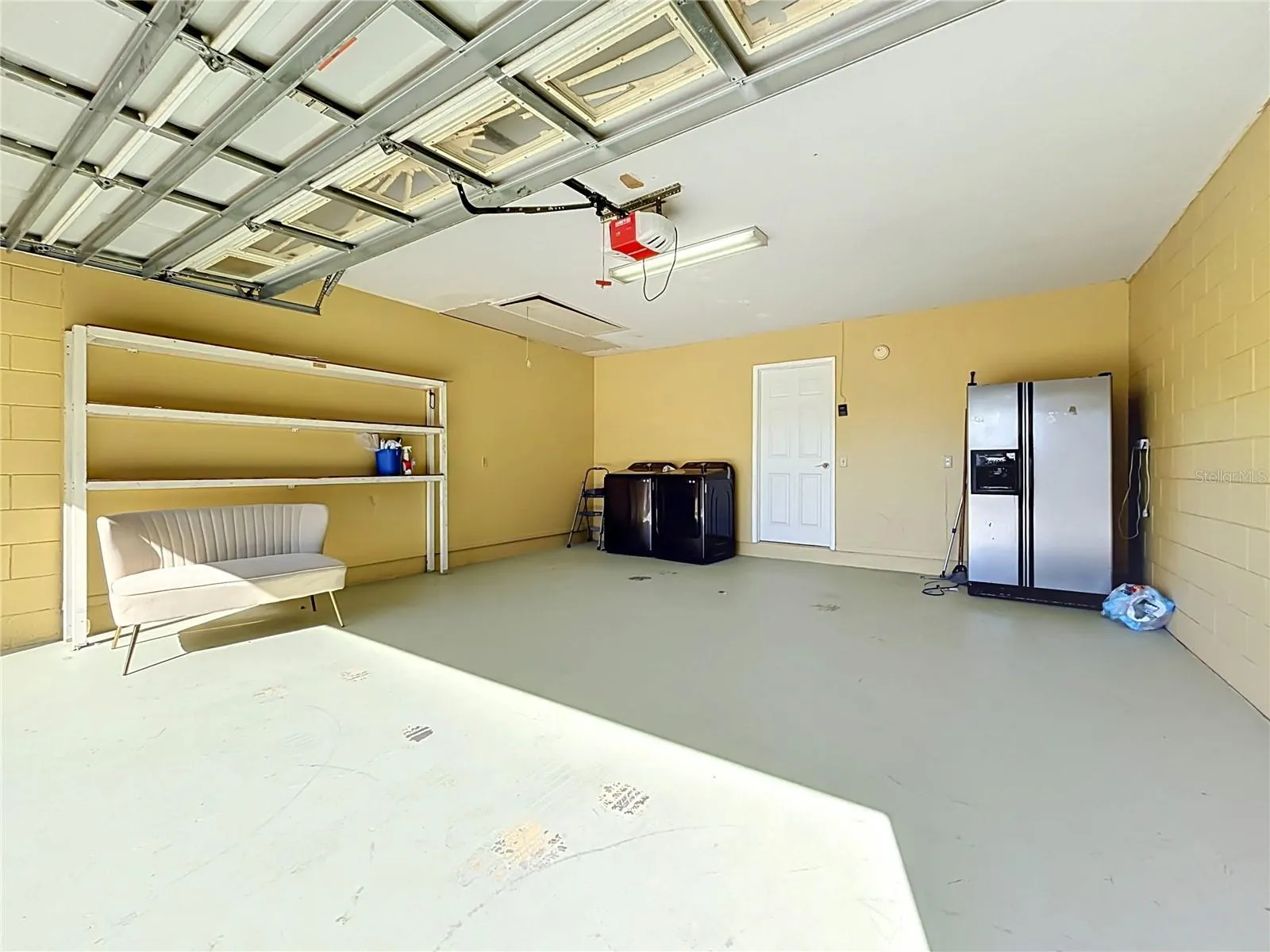 3427 LAKEVIEW DR