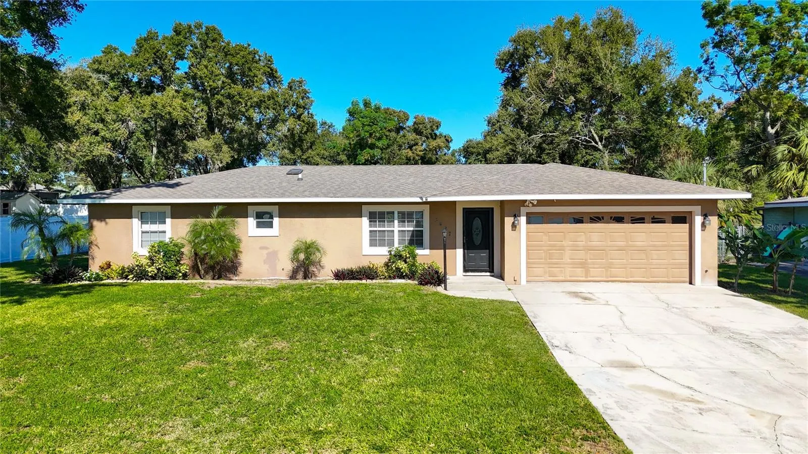 3427 LAKEVIEW DR
