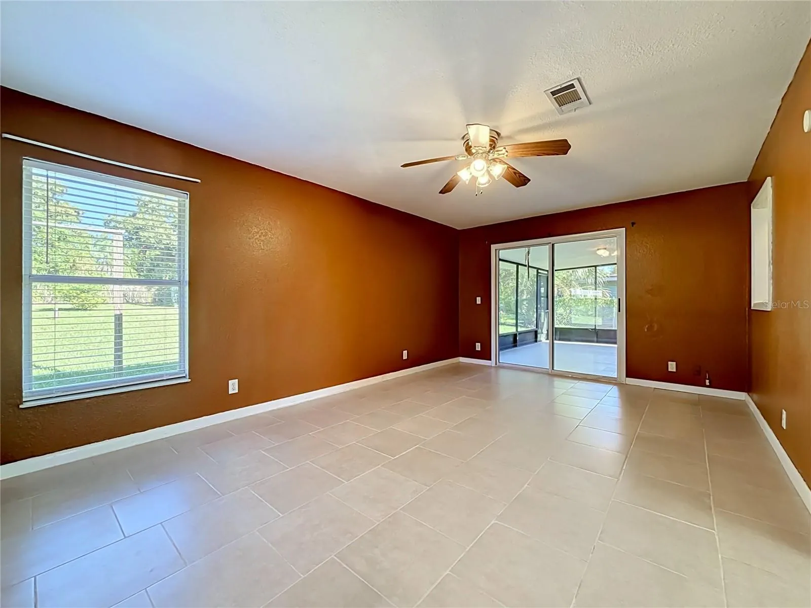 3427 LAKEVIEW DR