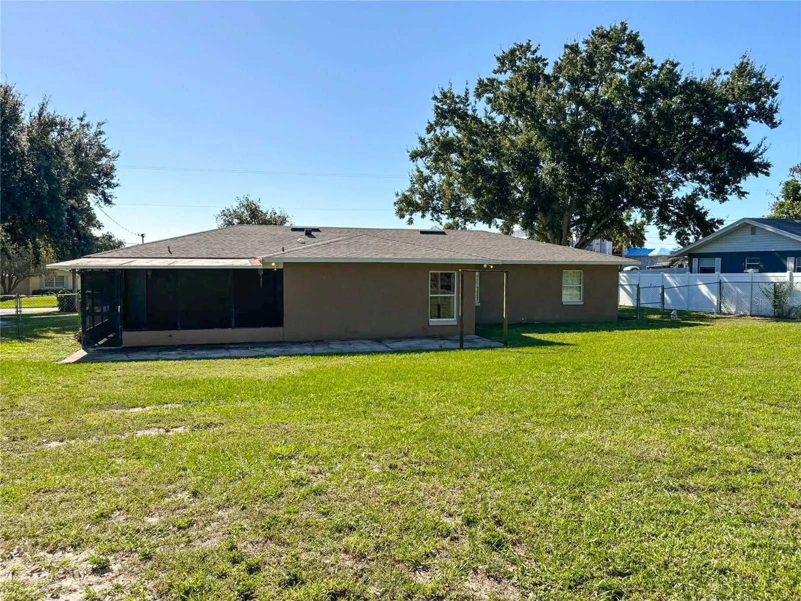 3427 LAKEVIEW DR
