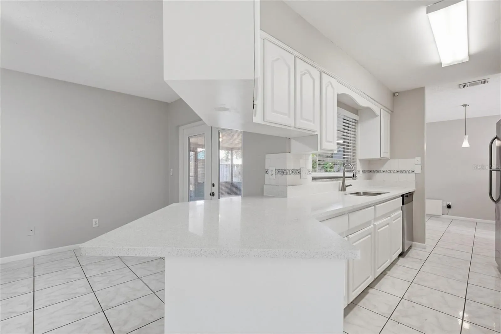 7730 HINSDALE DR