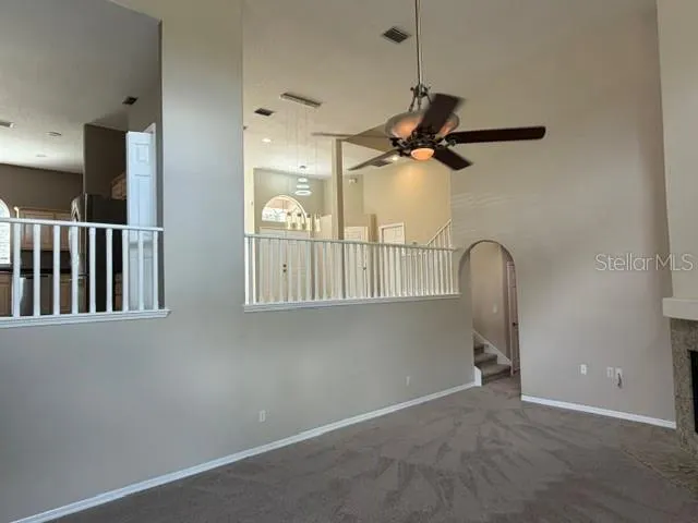 690 OAK HOLLOW WAY