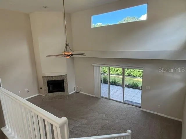 690 OAK HOLLOW WAY