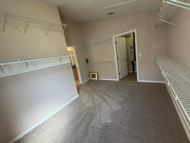 690 OAK HOLLOW WAY