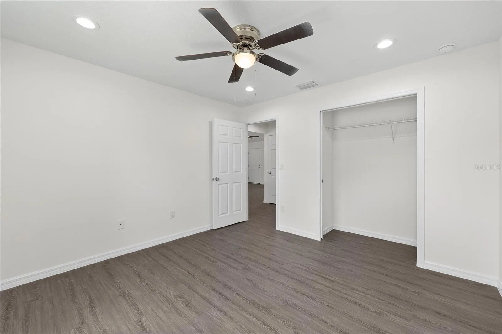6609 N GRAYTON TER