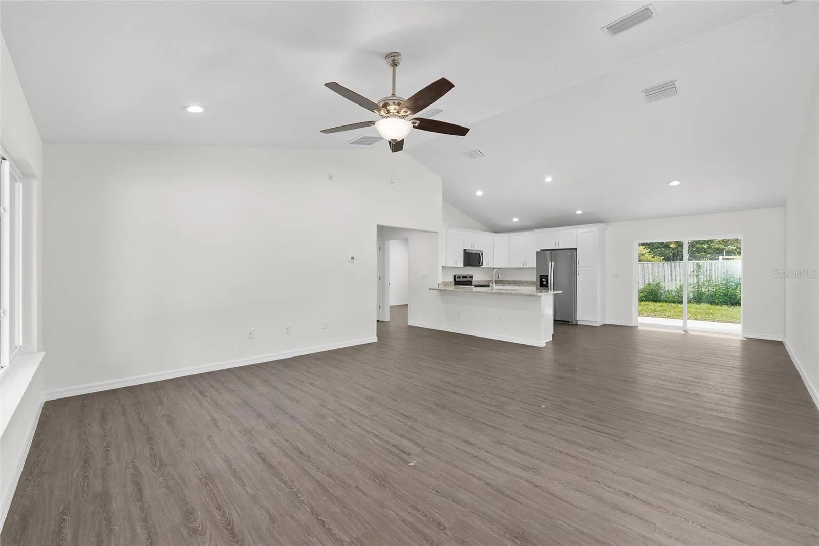 6609 N GRAYTON TER