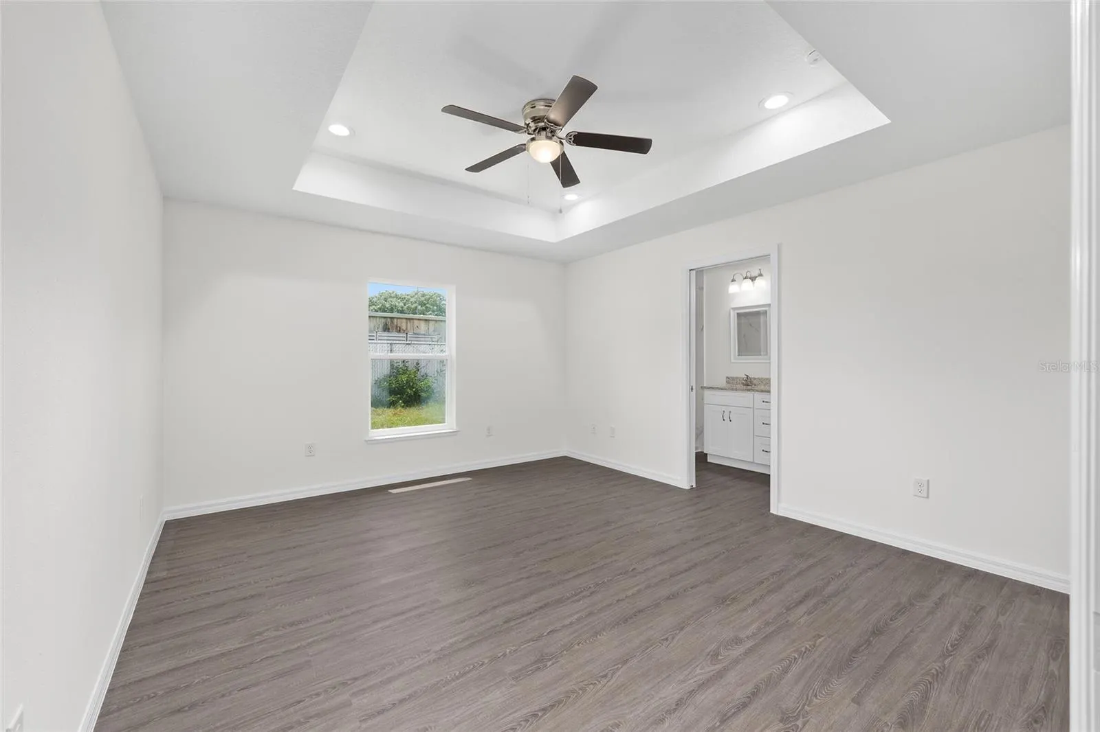 6609 N GRAYTON TER