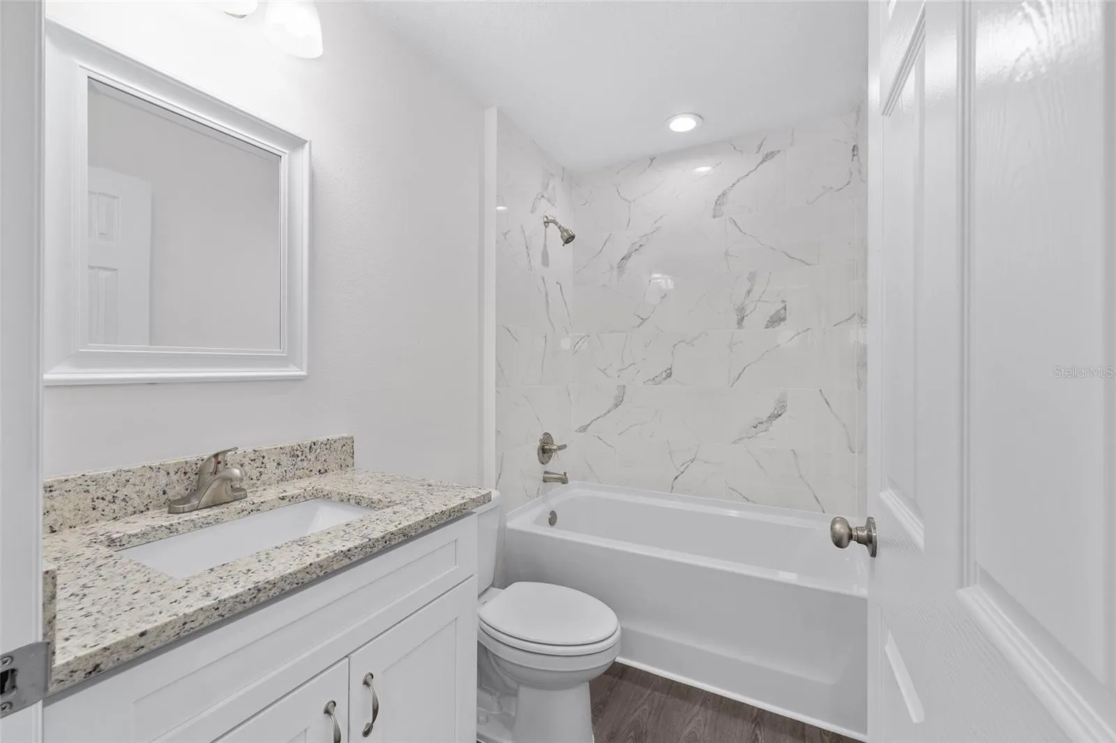 6609 N GRAYTON TER