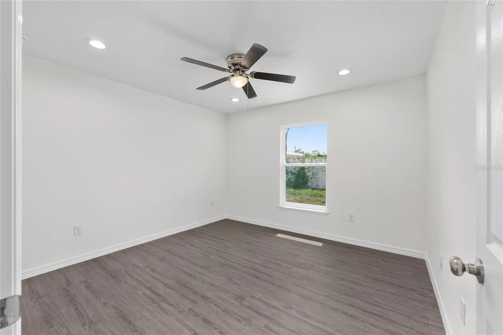 6609 N GRAYTON TER