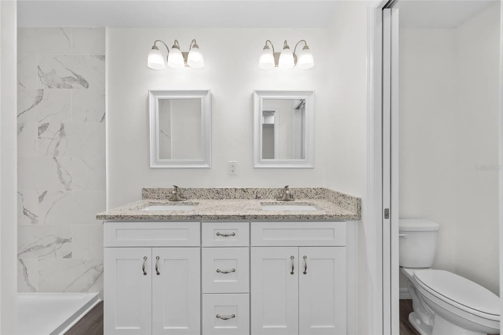 6609 N GRAYTON TER