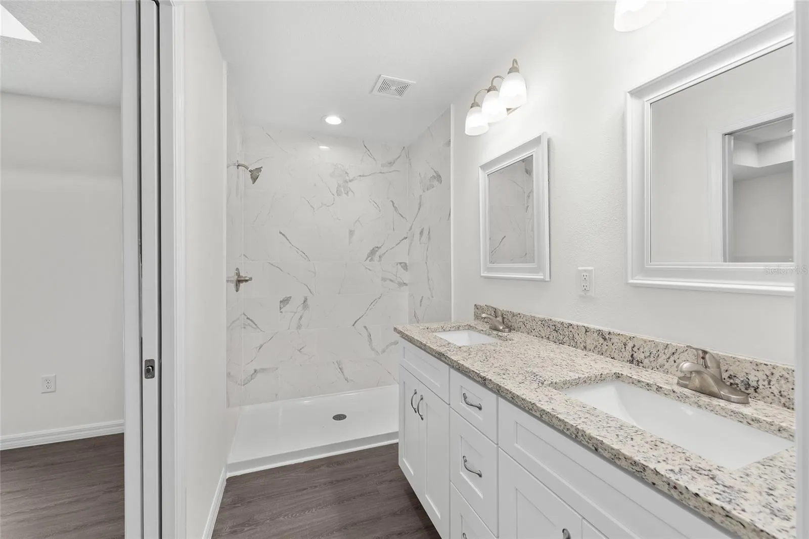 6609 N GRAYTON TER