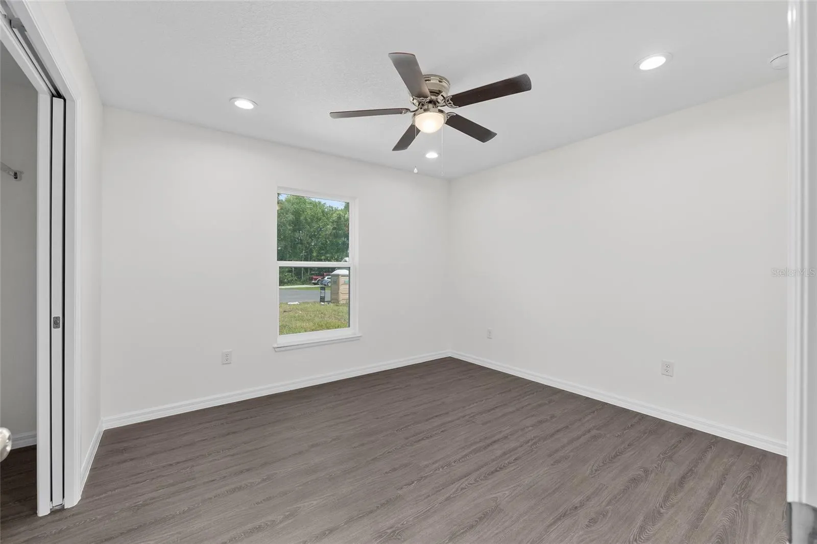 6609 N GRAYTON TER