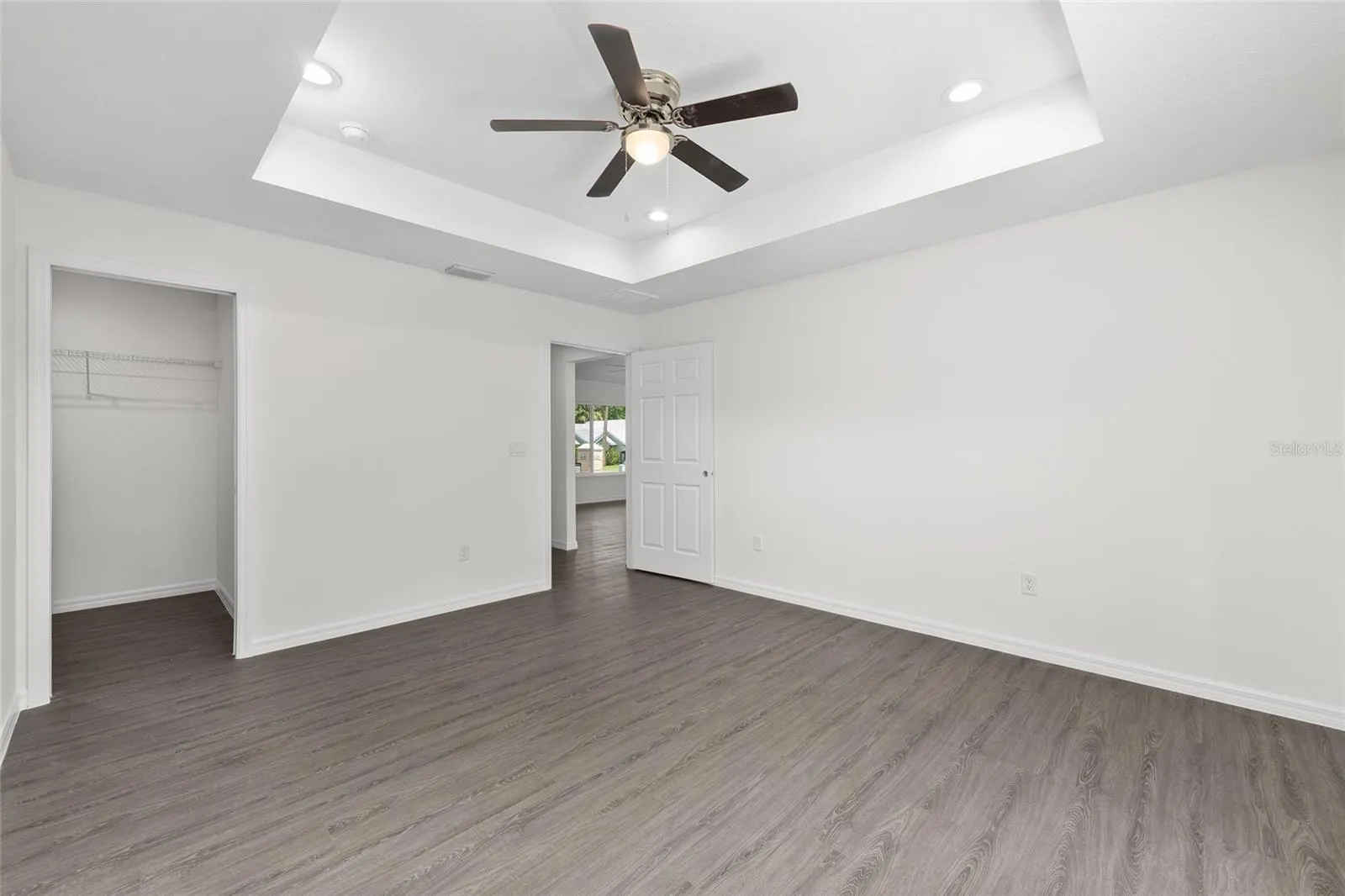 6609 N GRAYTON TER