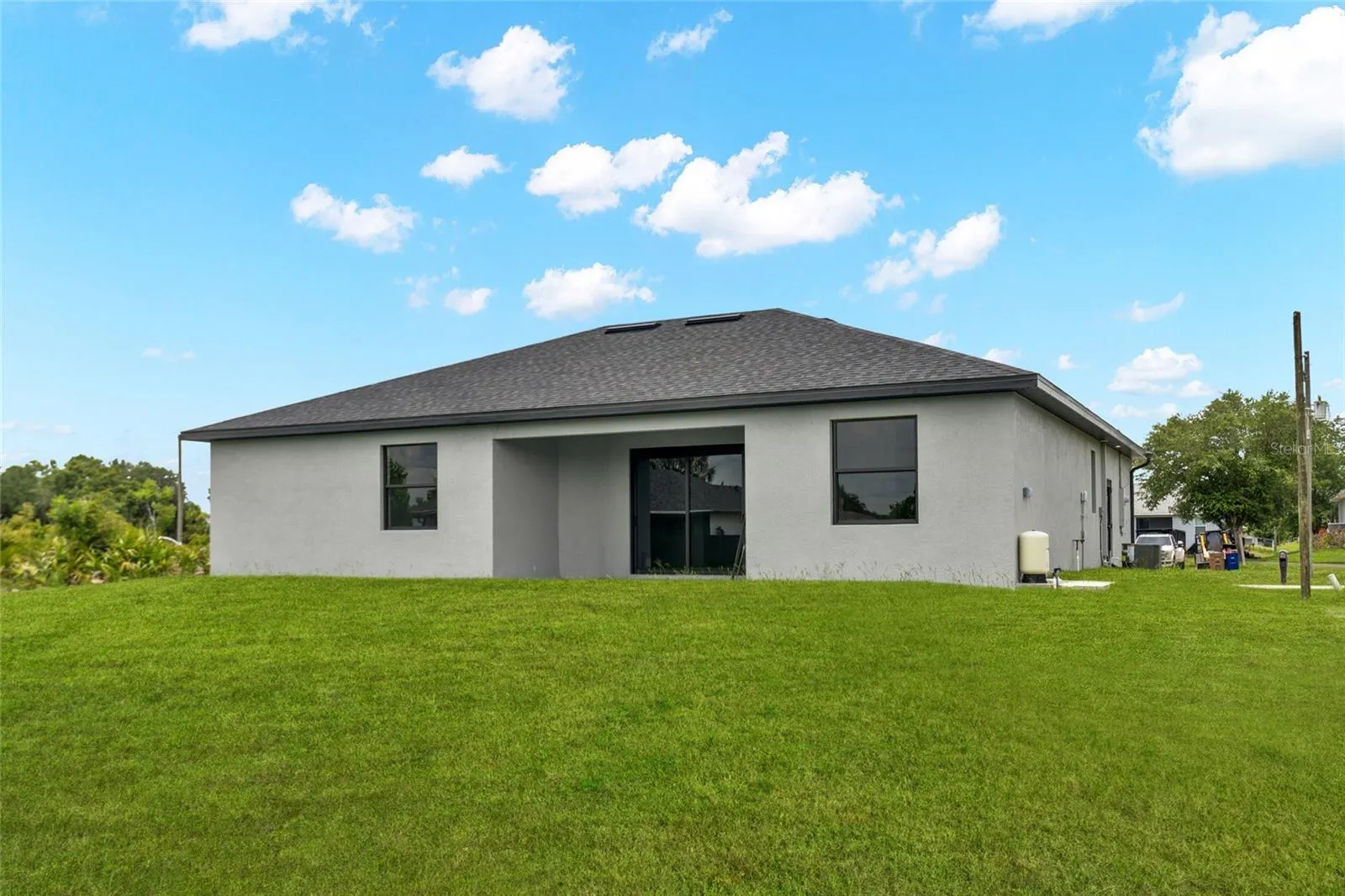4626 ELAINE AVE N