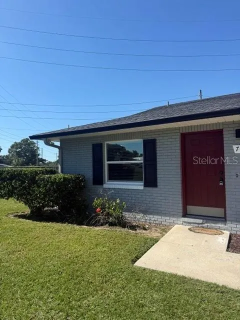 745 N OAK AVE
