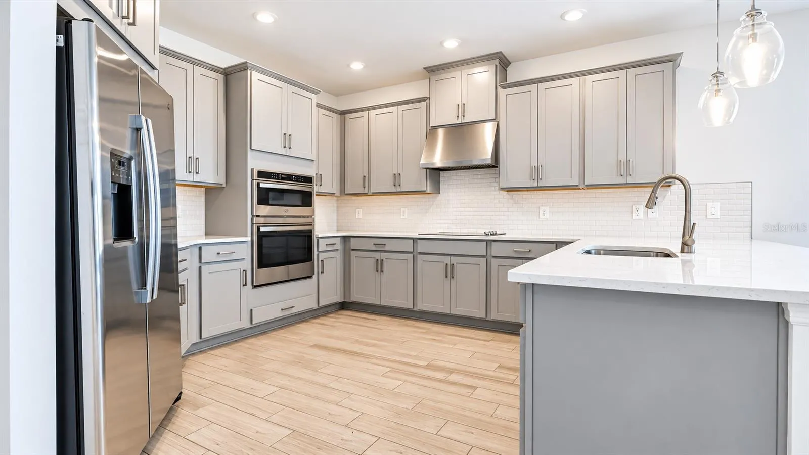 5665 FICUS AUREA ST