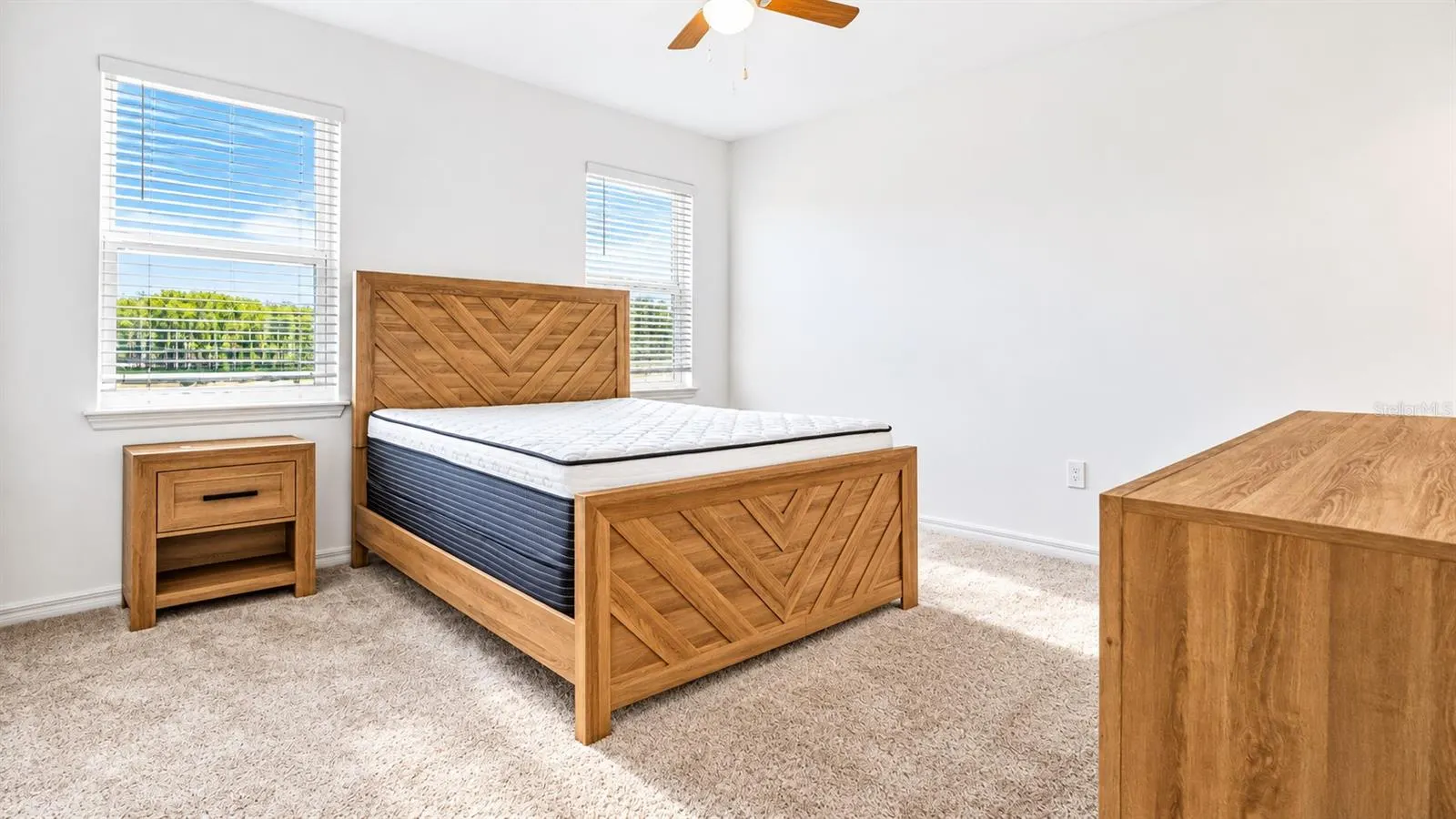 5665 FICUS AUREA ST