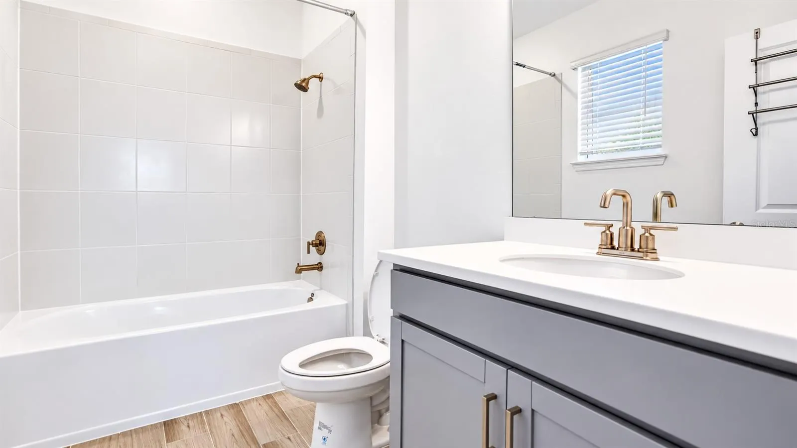 5665 FICUS AUREA ST