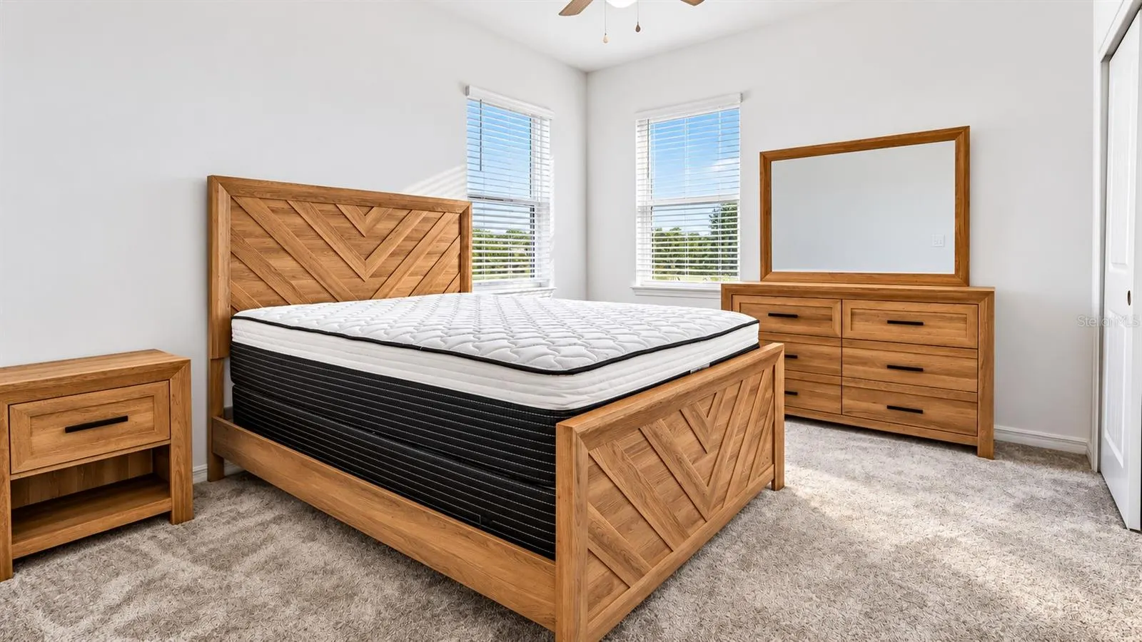 5665 FICUS AUREA ST