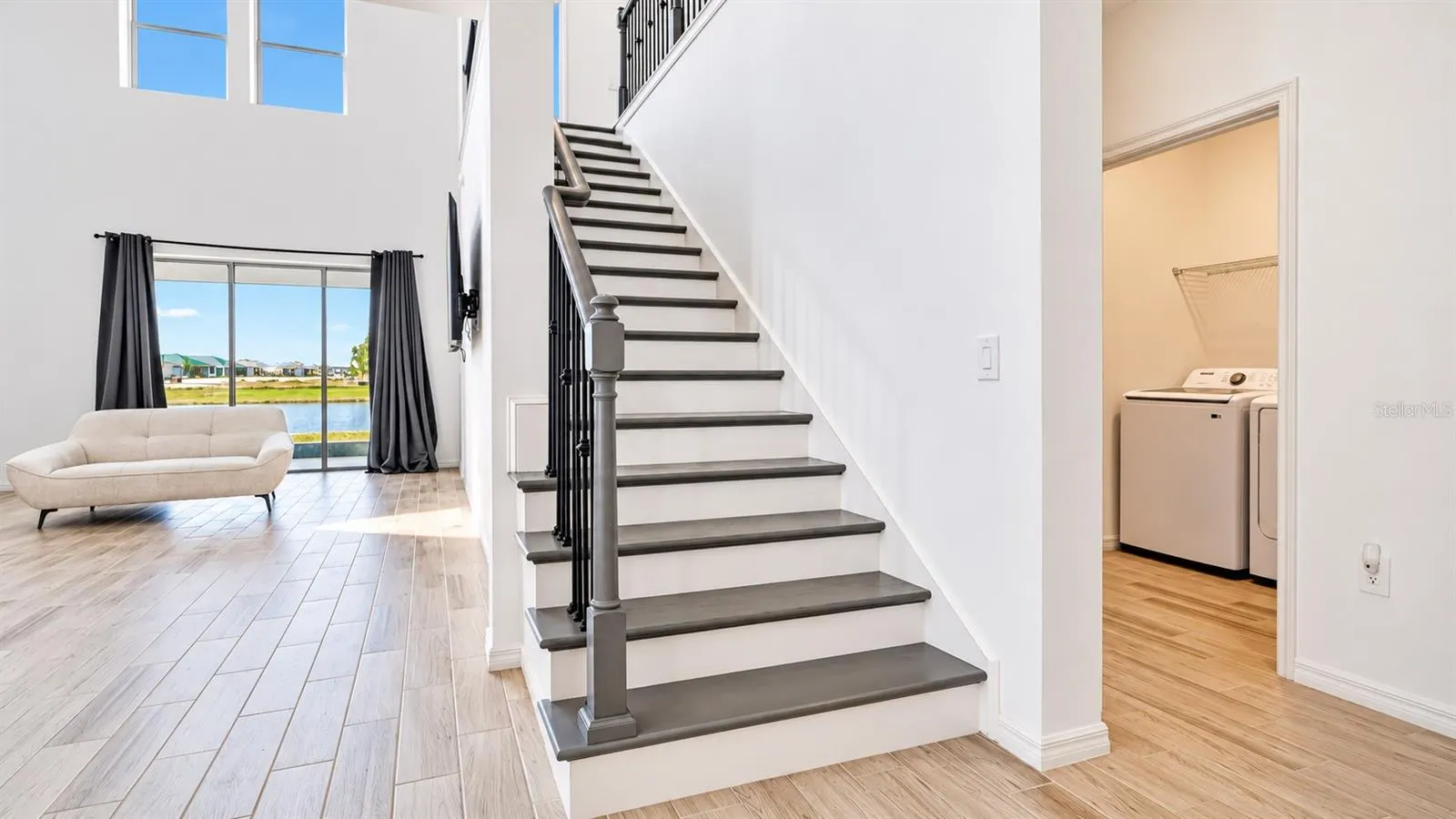 5665 FICUS AUREA ST