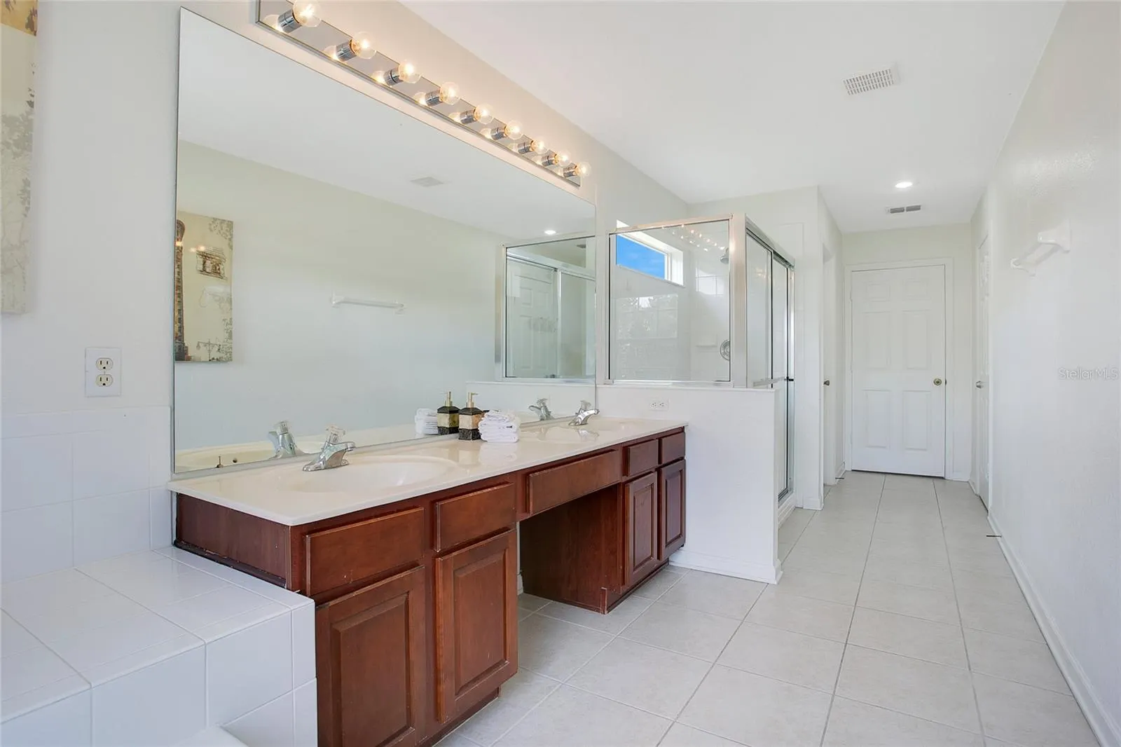 2669 MANESTY LN