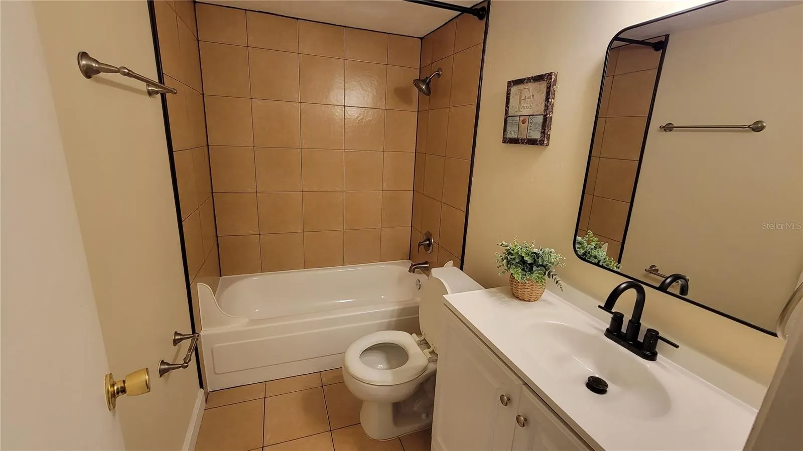 3252 S SEMORAN BLVD #22 #22