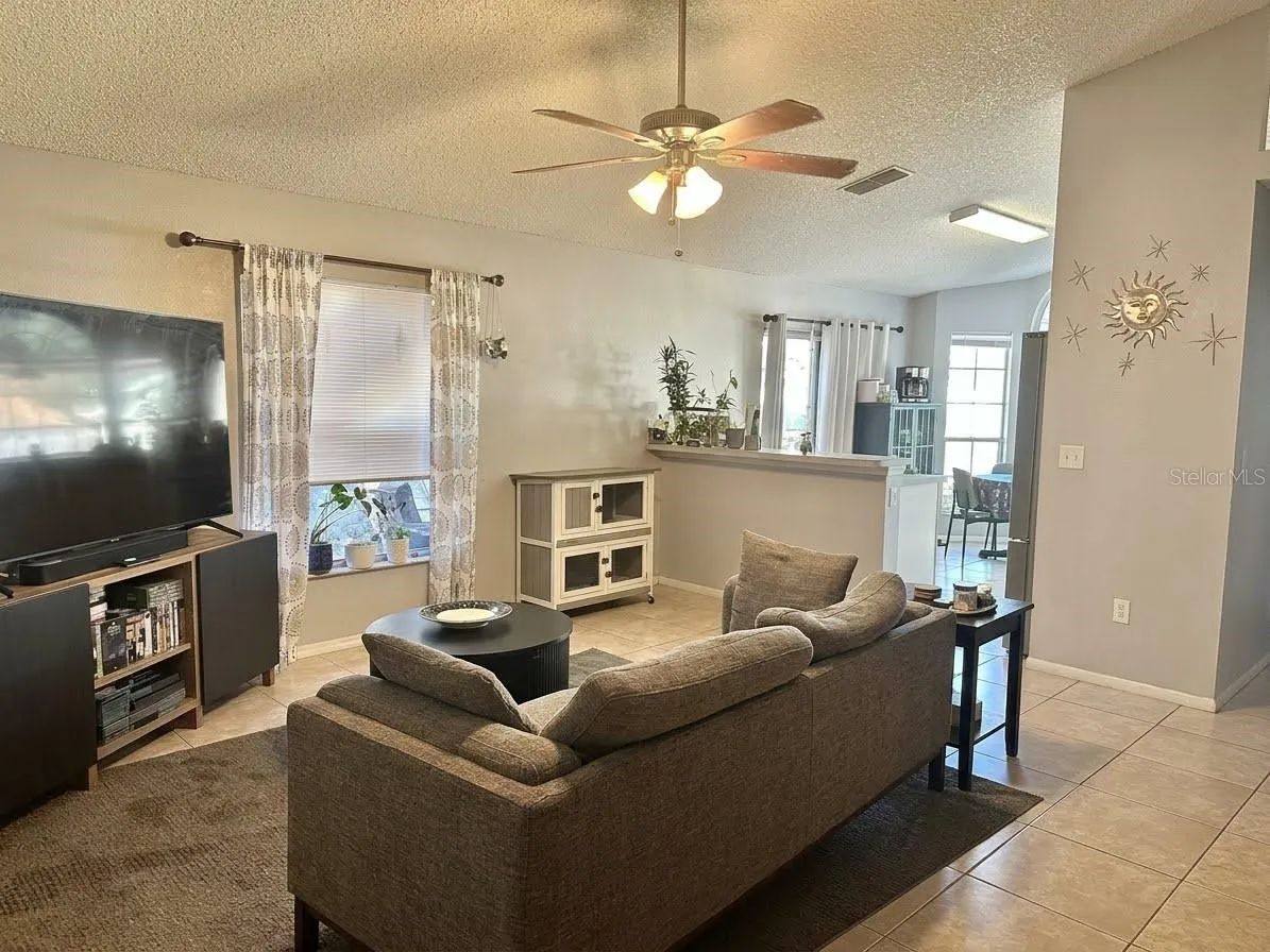989 HAMLET CT