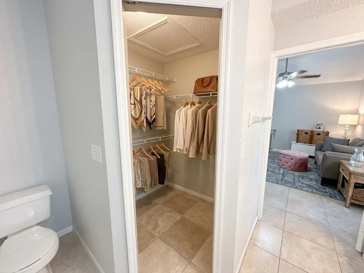989 HAMLET CT