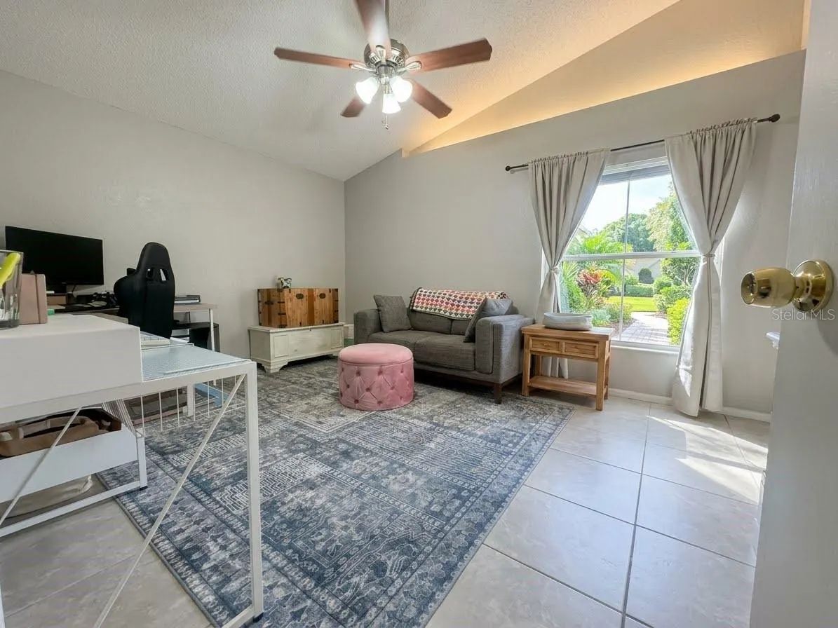 989 HAMLET CT