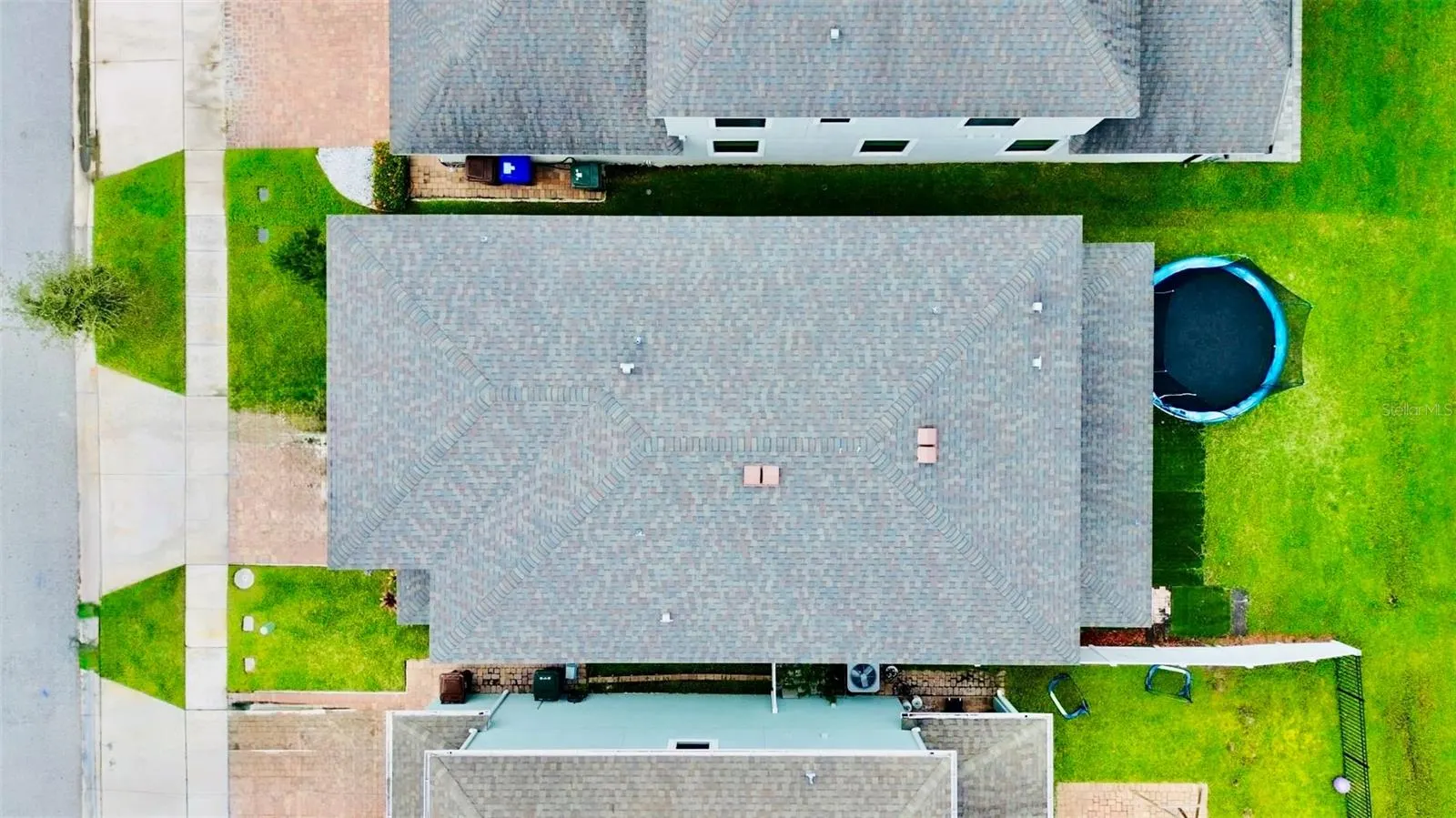 2410 RIVERBANK CV