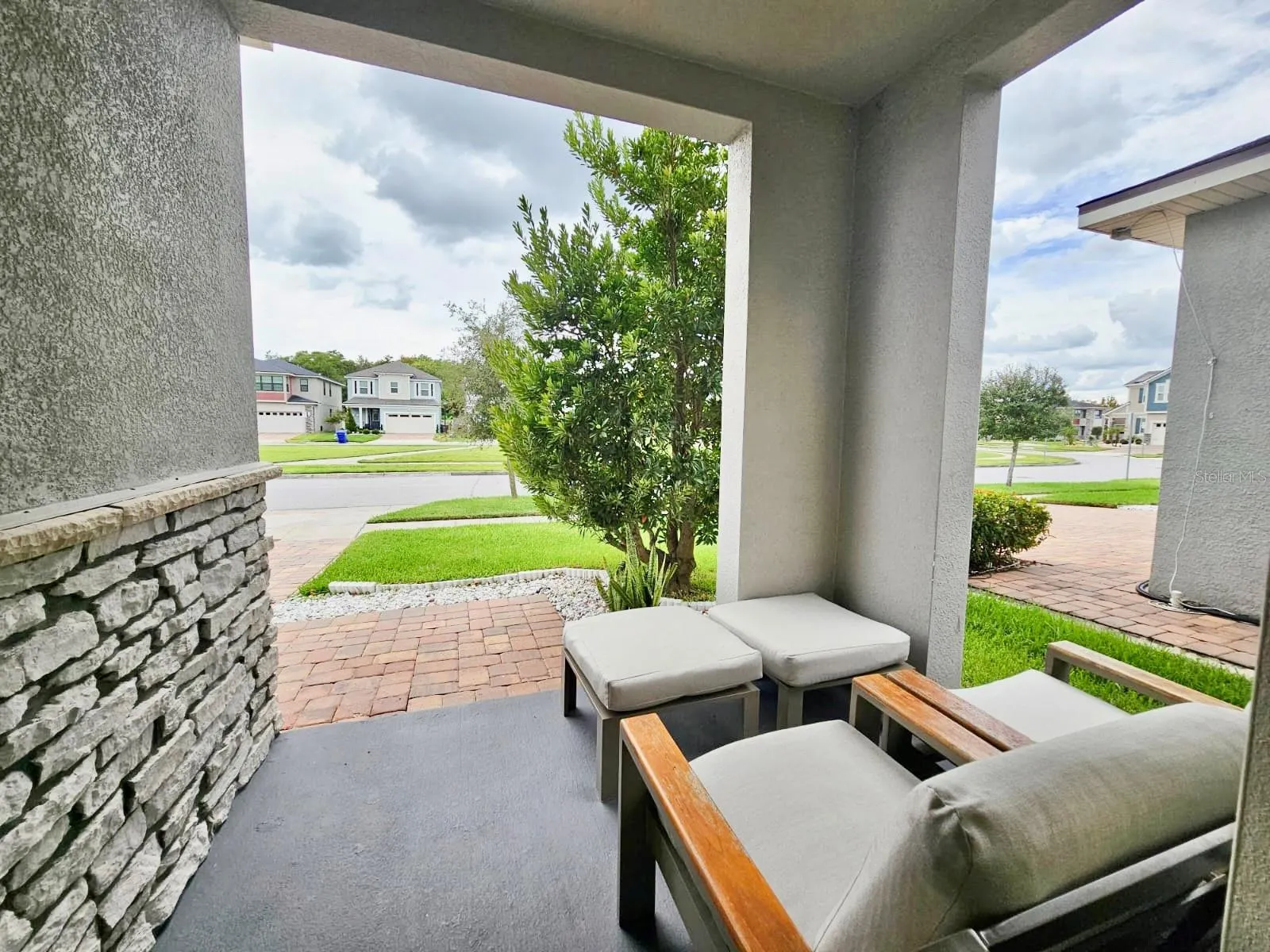 2410 RIVERBANK CV