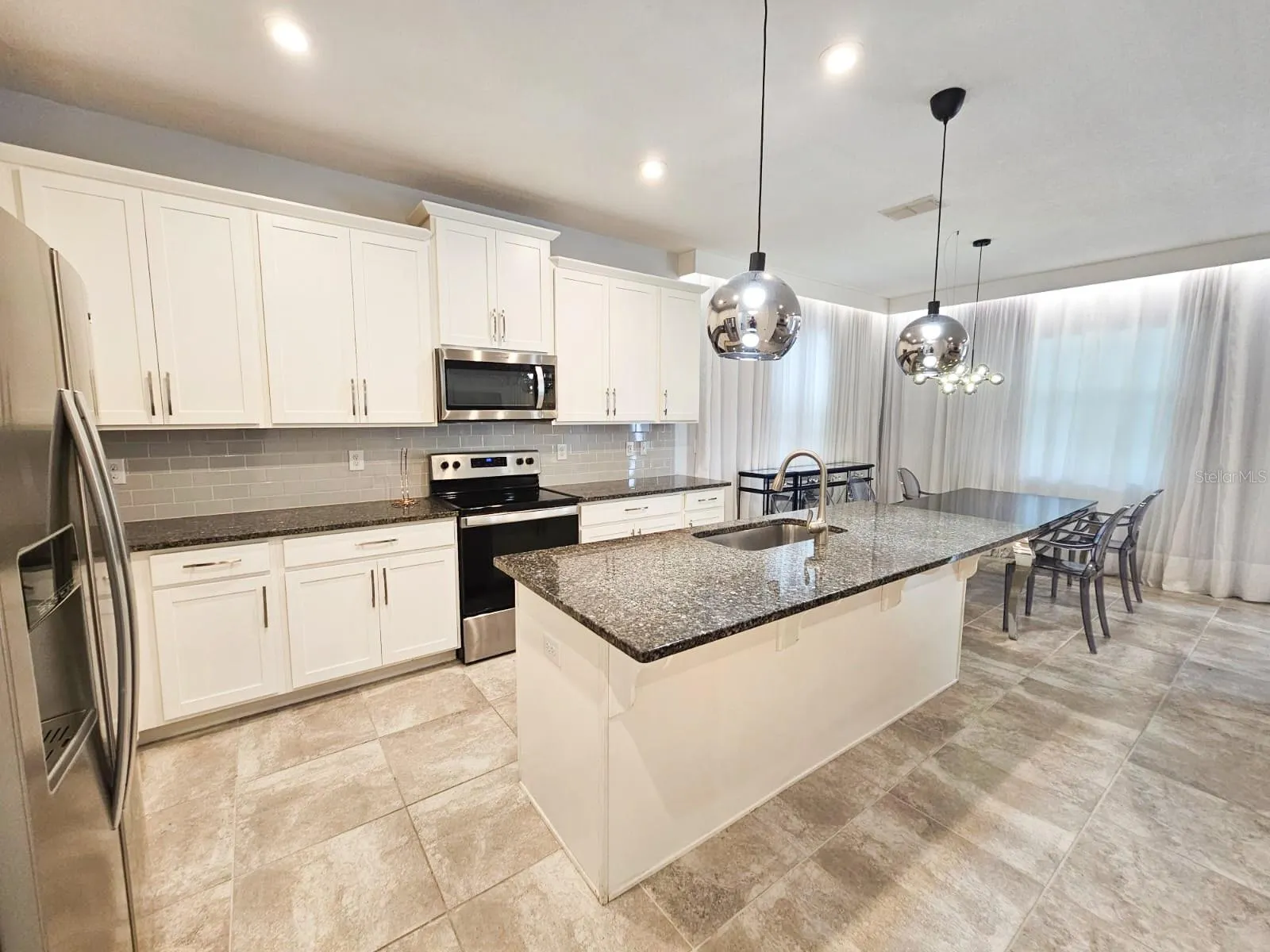 2410 RIVERBANK CV