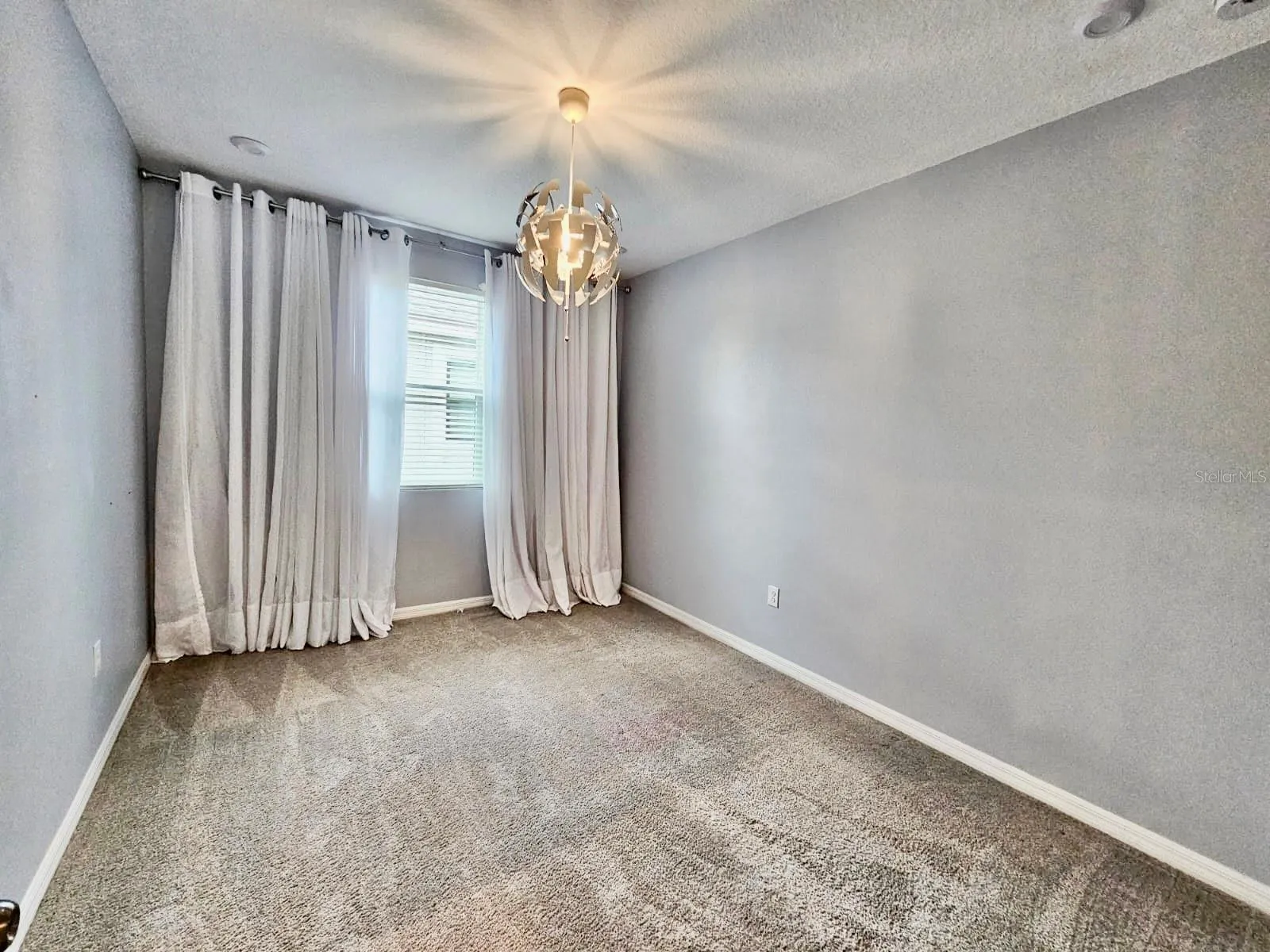 2410 RIVERBANK CV
